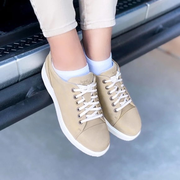 Samuel Hubbard size 9 nubuck like new shoes. - Picture 6 of 9